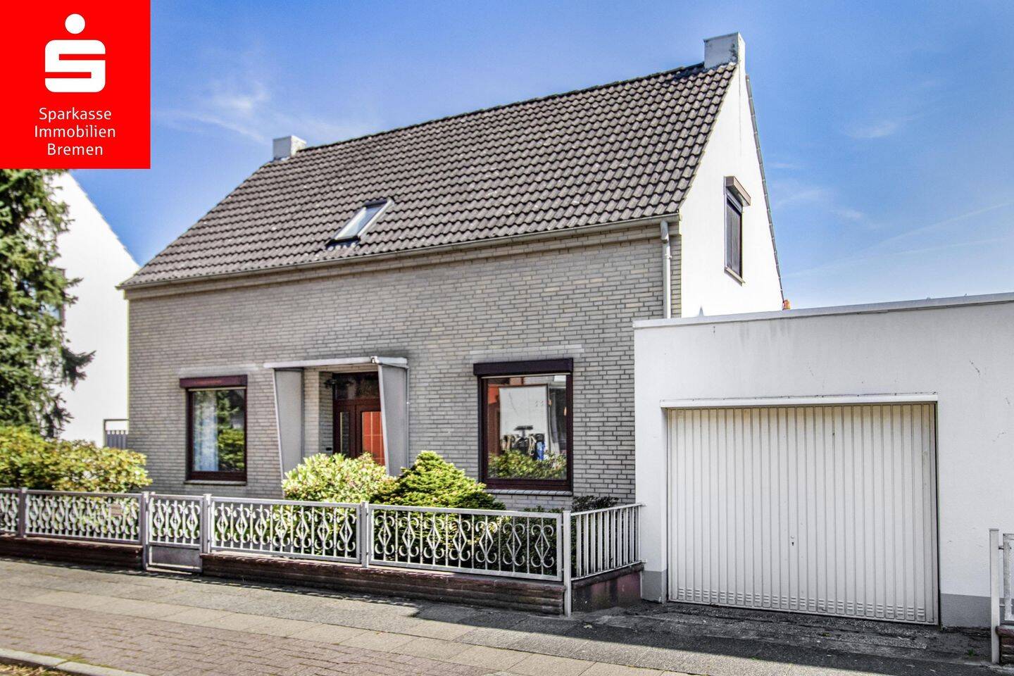 Bremen-Hemelingen: Einfamilienhaus mit Entwicklungsmöglichkeiten, 28309 Bremen (Hemelingen Sebaldsbrück)