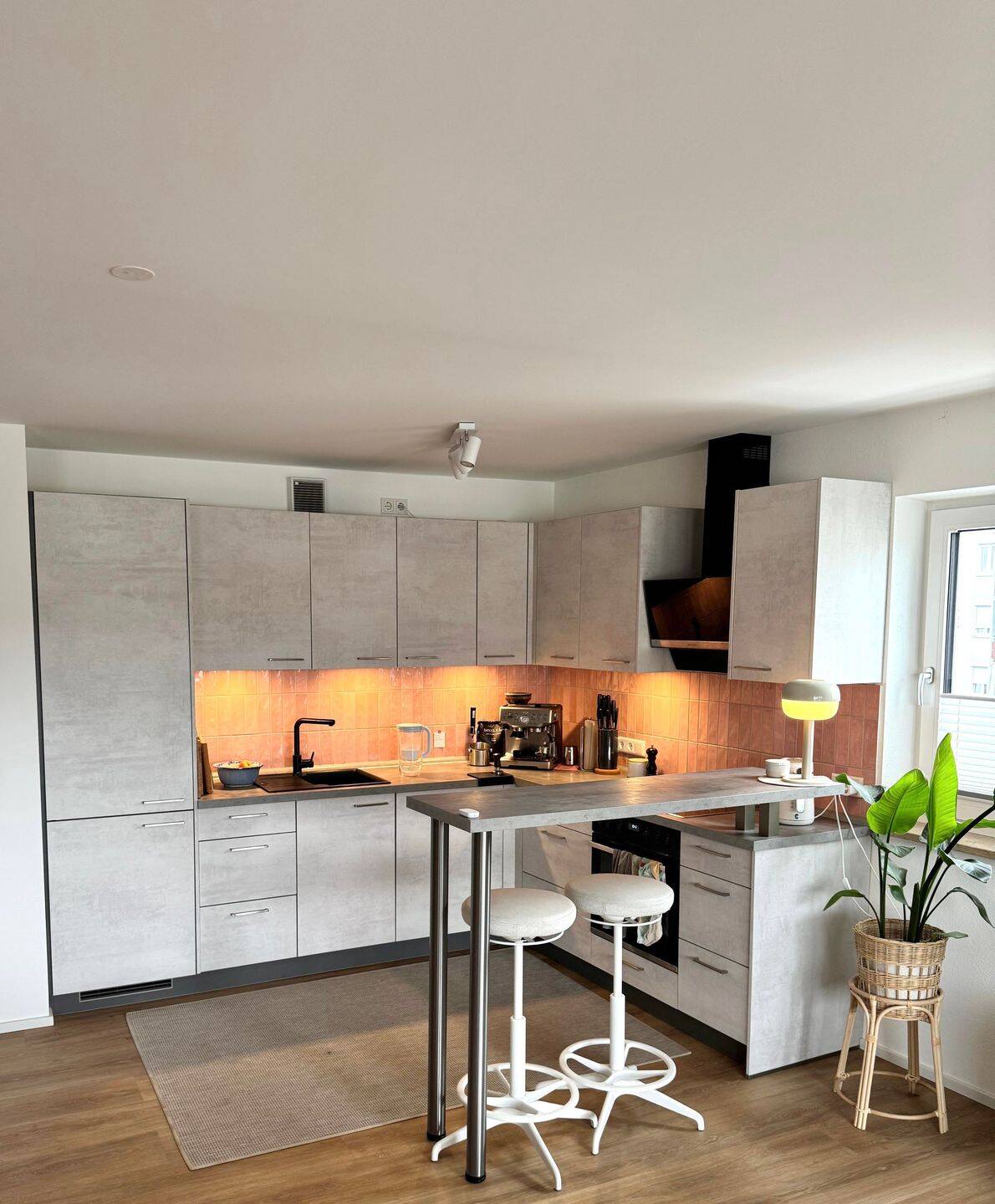 Zentral gelegene helle 4 Zimmer Wohnung Wg Familie, 83022 Rosenheim (Happing Innenstadt Ost Süd West)