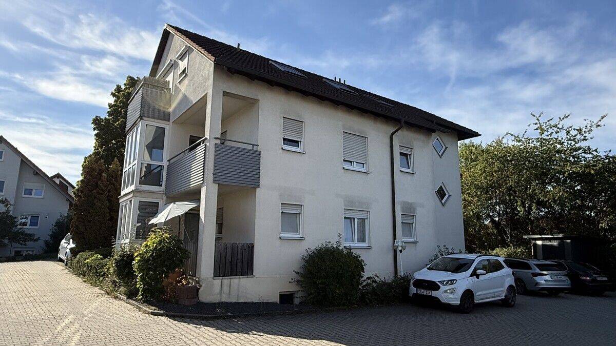 nett 2-Zimmer-Wohnung mit Balkon und Stellplatz ab 01.12. frei, 74589 Satteldorf