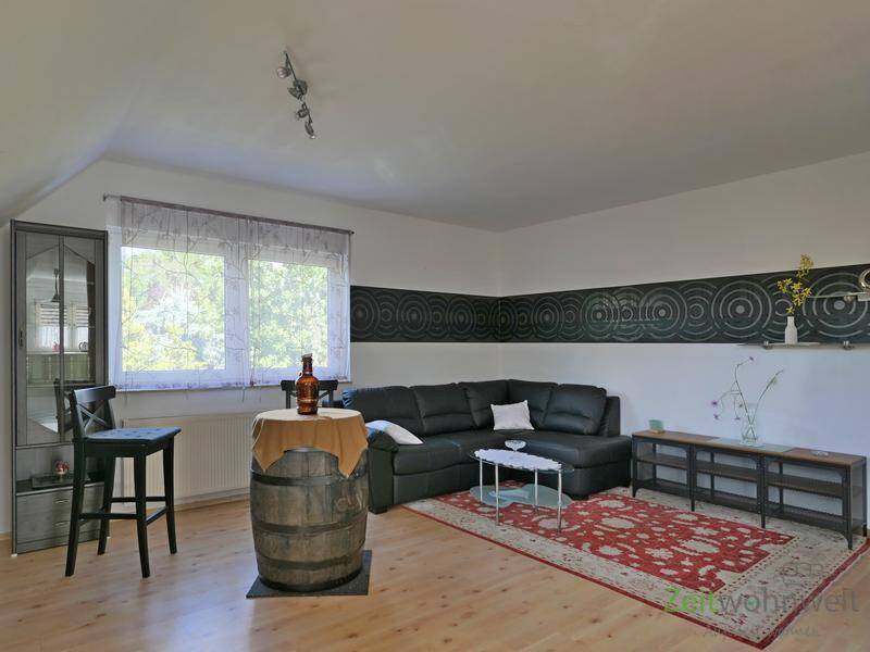 (EF1049_M) Halle: Schkopau, große möblierte Wohnung in einem freistehenden Haus mit Garten, Terrasse, WLAN, 6258 Schkopau
