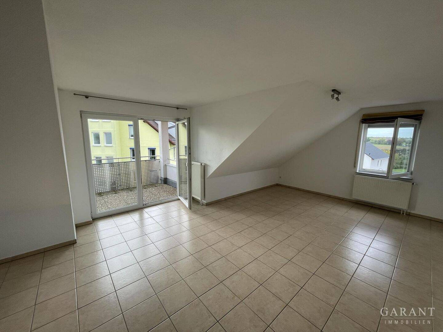 Ruhige Lage, toller Schnitt – Wohnung mit Weitblick!, 74196 Neuenstadt am Kocher
