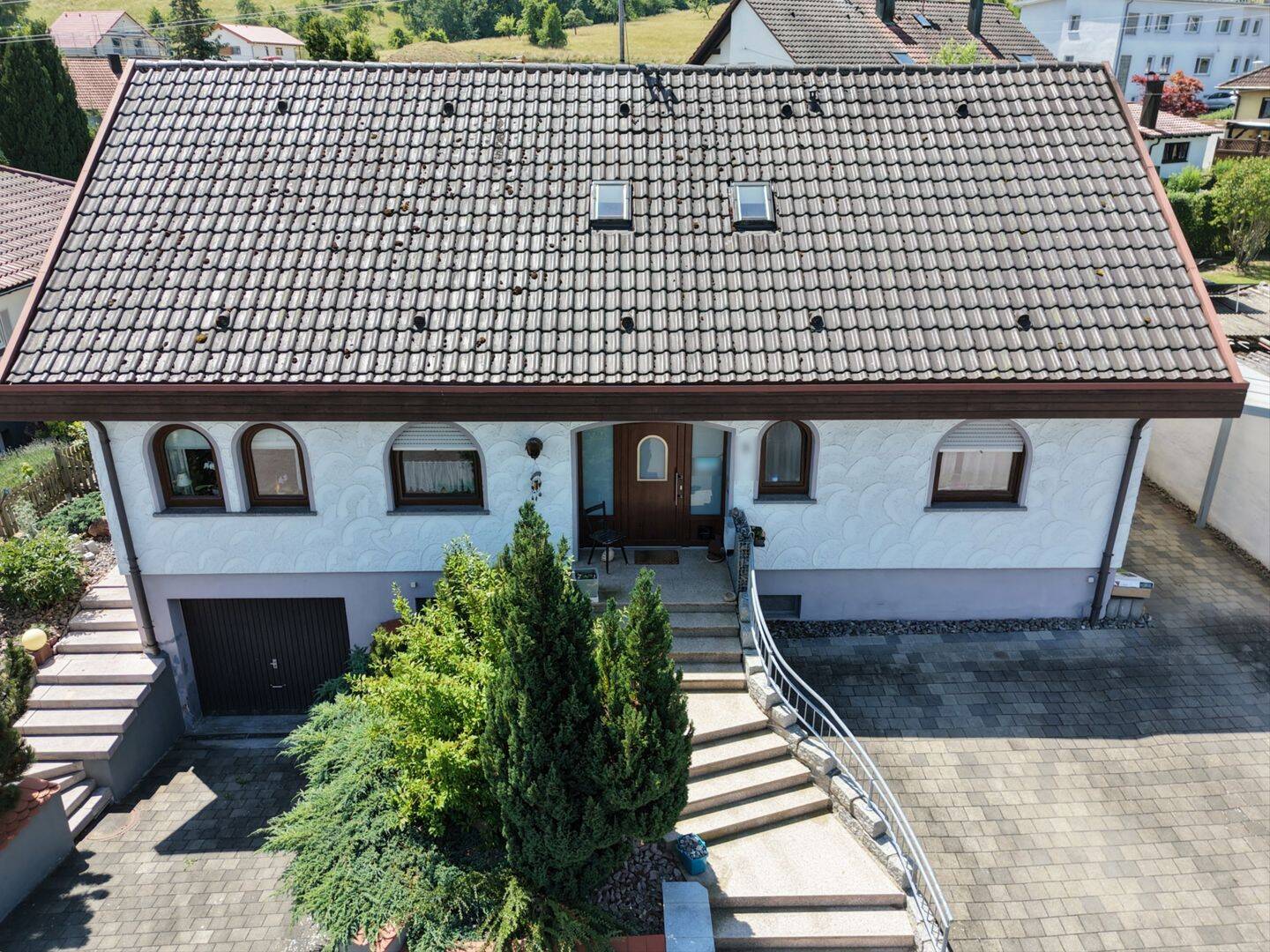Großzügiges EFH mit acht Zimmern, Kamin, Balkon & Terrasse in ruhiger Lage von Balingen, 72336 Balingen