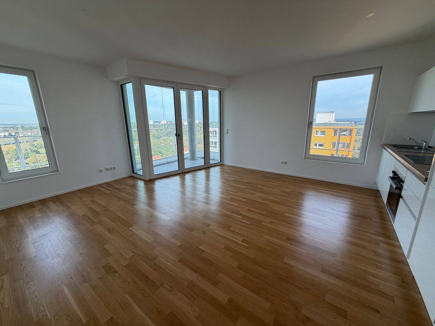 Verkehrsgünstig gelegene Wohnung mit grandiosem Ausblick über Erlangen!, 91052 Erlangen (Anger Erlangen-Ost Erlangen-Süd Innenstadt)