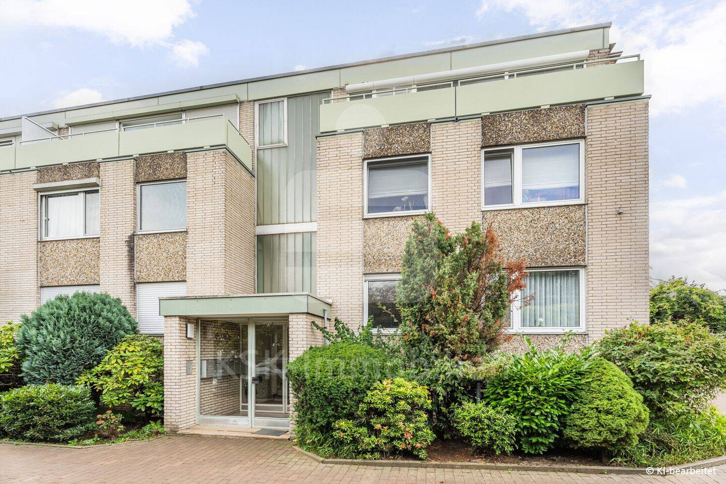 Ihr neues Zuhause in Rodenkirchen mit Terrasse und Einzelgarage!, 50996 Köln (Rodenkirchen Hahnwald Marienburg Weiß)