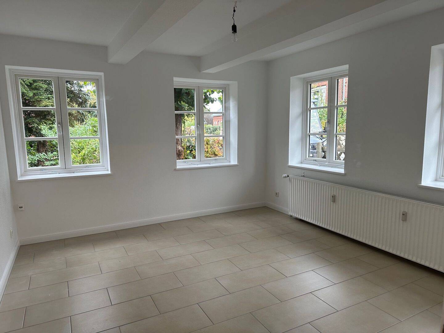 Sanierte 4 Zimmer Wohnung in einem Reetdachhaus über 2 Ebenen, 21039 Hamburg (Bergedorf Altengamme Curslack Neuengamme)