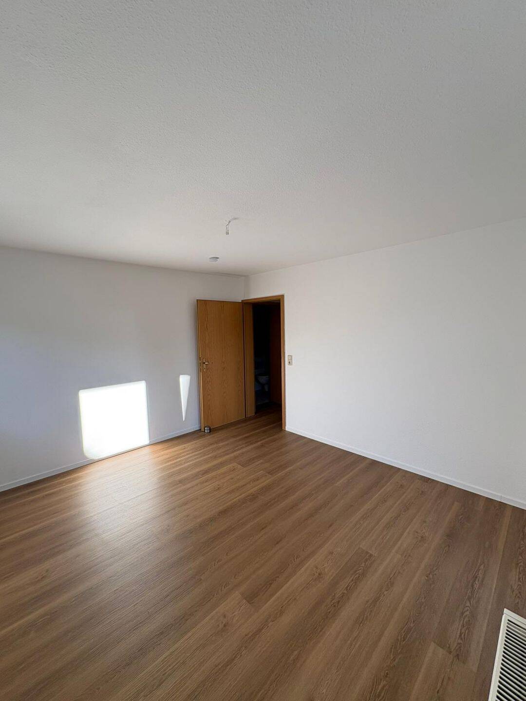 schöne 2-Zimmer Wohnung in ruhiger Wohngegend, 34596 Bad Zwesten