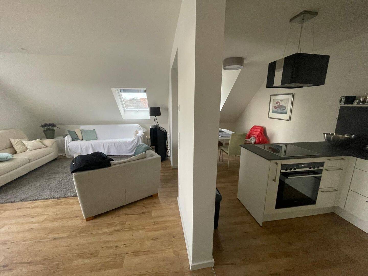 Gut gelegene Wohnung mit viele Vorteile, 91080 Uttenreuth