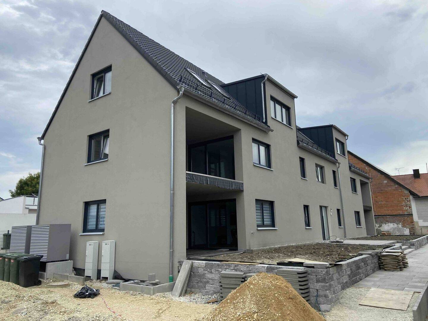 Moderne 3-Zimmer EG Wohnung mit Terrasse, Tiefgarage und Garten in Pförring, 85104 Pförring