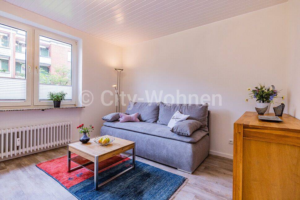 Möblierte Hochparterre 2-Zimmerwohung mit Loggia in Hamburg-Niendorf, 22453 Hamburg (Eimsbüttel Fuhlsbüttel Groß Borstel Niendorf)