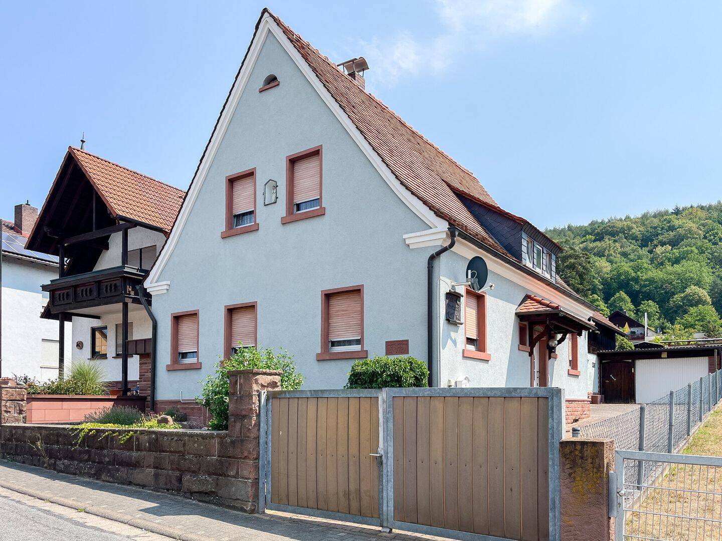 Einfamilienhaus mit großem Grundstück, Scheune und viel Potenzial, 63920 Großheubach