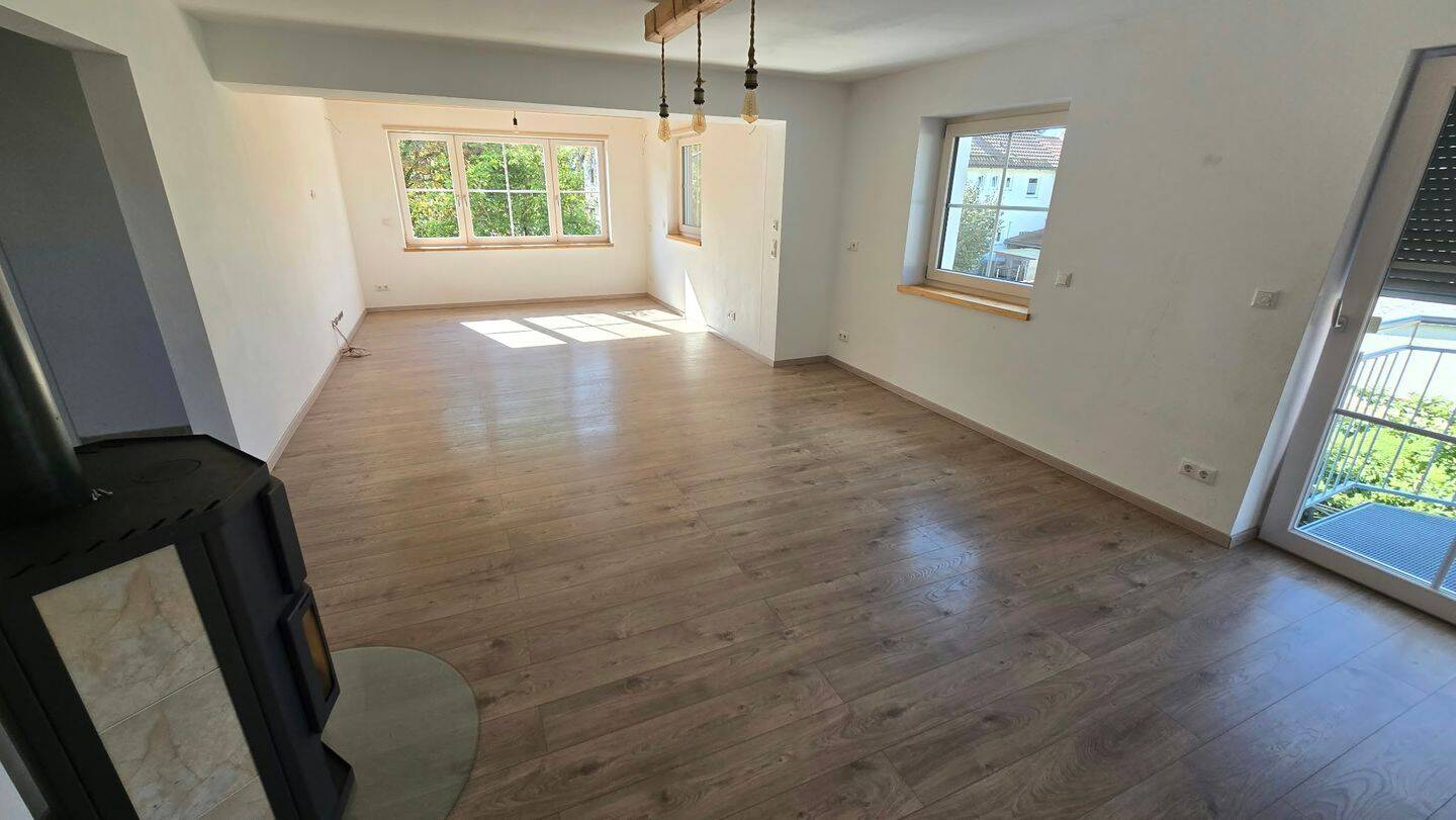 Schöne und ruhig gelegene 4 1/2 Zimmer Wohnung im 1. Stock 2019 kernsaniert und erneuert, 86971 Peiting