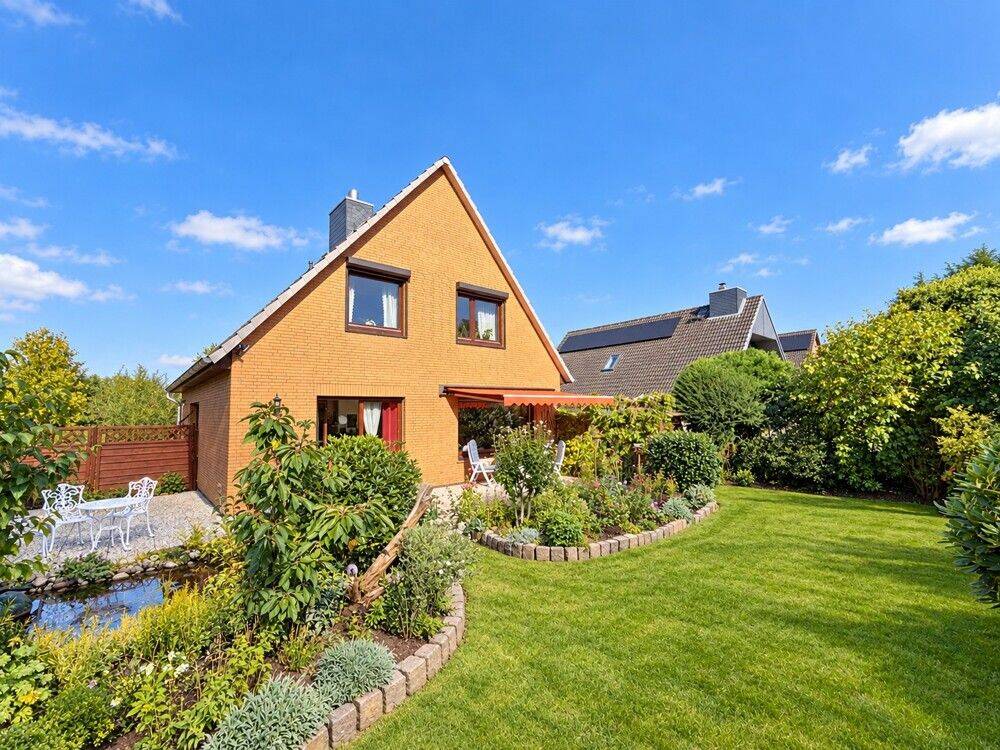 4 Zimmer Einfamilienhaus mit Vollkeller in beliebter Lage von Halstenbek, 25469 Halstenbek
