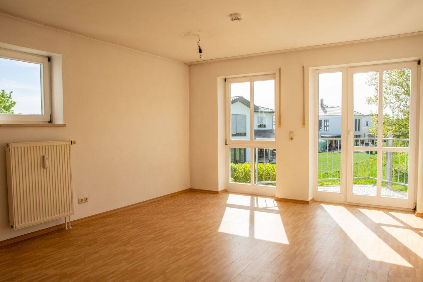 Zu vermieten: 2-Zimmer-Wohnung in ruhiger Wohnlage von Wallersdorf, 94522 Wallersdorf