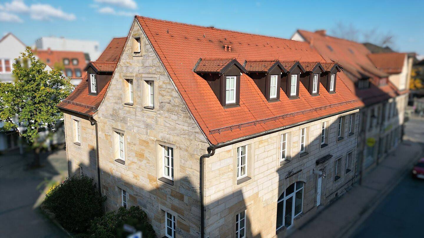 Historischer Charakter, moderner Komfort: 3-Zimmer-Altbauwohnung in Bestlage, 95445 Bayreuth