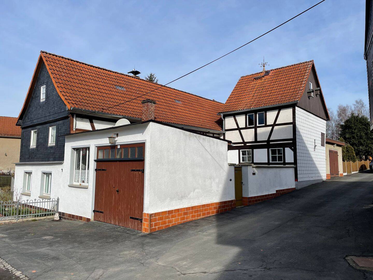 1 Familienwohnhaus m. Ergänzungsbau sowie Nebengelass + Garage, 7806 Neustadt an der Orla