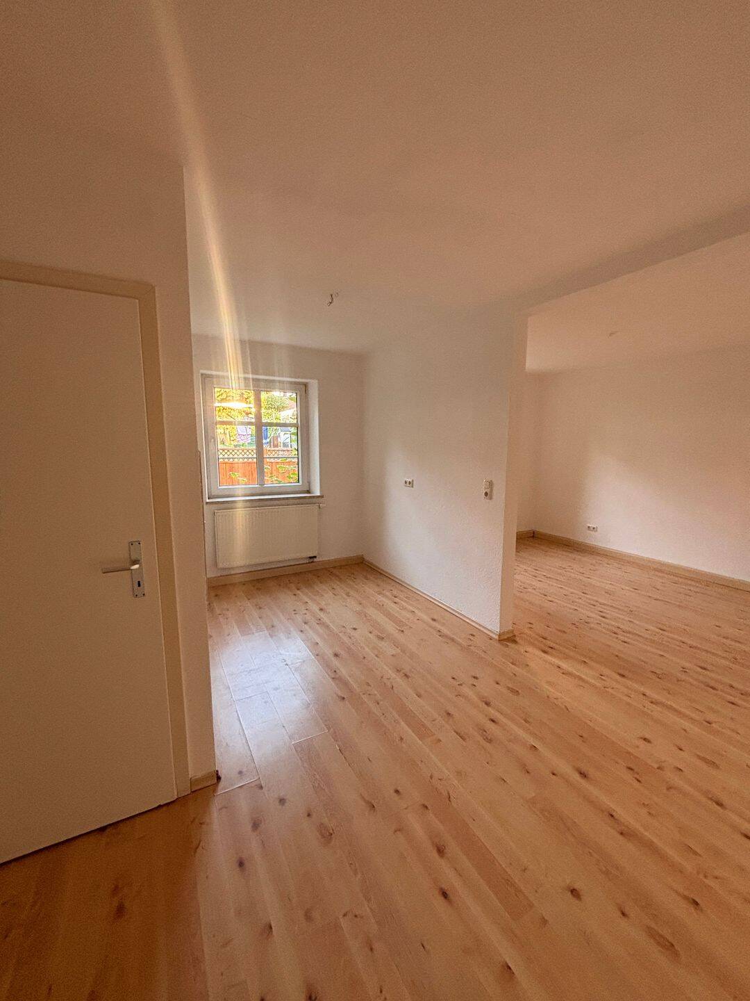 Einbauküche Möglich! Sonnige 2-Raum-Wohnung im Erdgeschoss zu vermieten, 4610 Meuselwitz