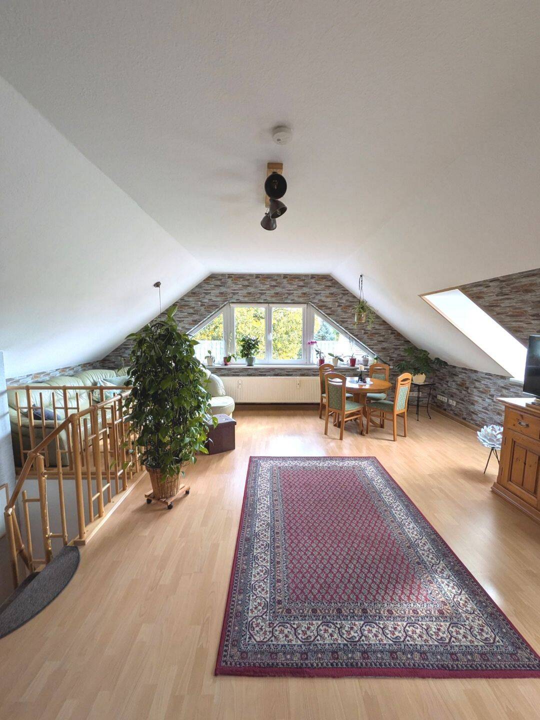 Großzügig wohnen auf zwei Ebenen – helle 3-Raum-Maisonettewohnung mit 105 m², 2827 Görlitz