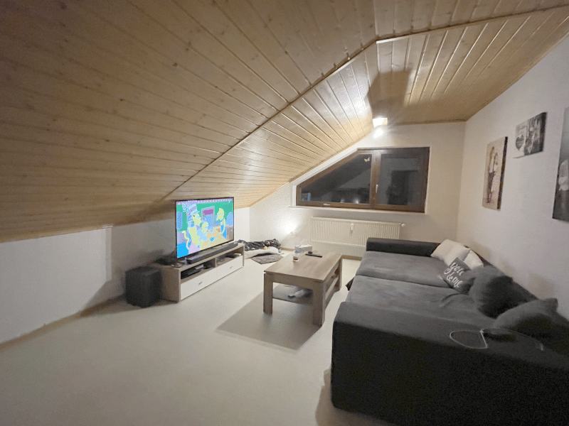 Dachgeschoßwohnung im Grünen mit Garten, 63928 Eichenbühl