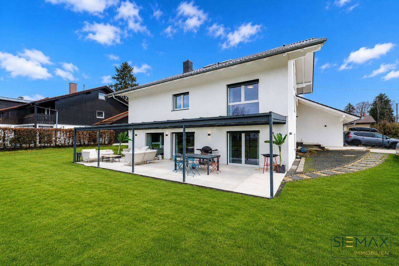 +++ Wohntraum +++ Exklusives Einfamilienhaus mit 350 m² Wohnfläche, Wellnessbereich & Einliegerwohnung in Brunnthal, 85649 Brunnthal
