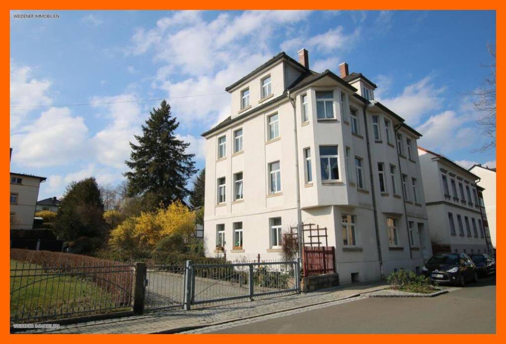 Fernblick auf die Osterburg! Großzügige 2-Raum-Wohnung in zentraler Lage von Weida!, 7570 Weida