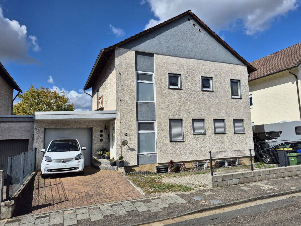 Viel Platz für die Familie – großzügiges Einfamilienhaus mit Garten, Garage und Ausbaupotenzial, 63110 Rodgau