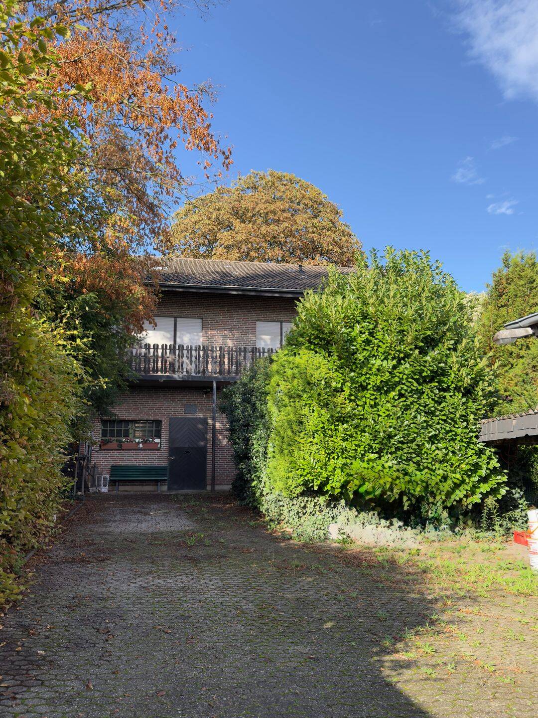 Einfamilienhaus mit 6 Pferdeställen und Garten, 52222 Stolberg (Rhld.)