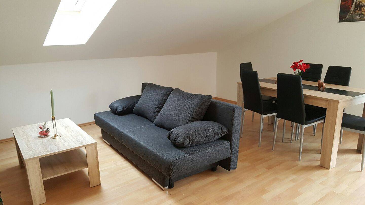 Dachgeschosswohnung im Norden Berlins, 3 Zimmer, 13503 Berlin (Reinickendorf)