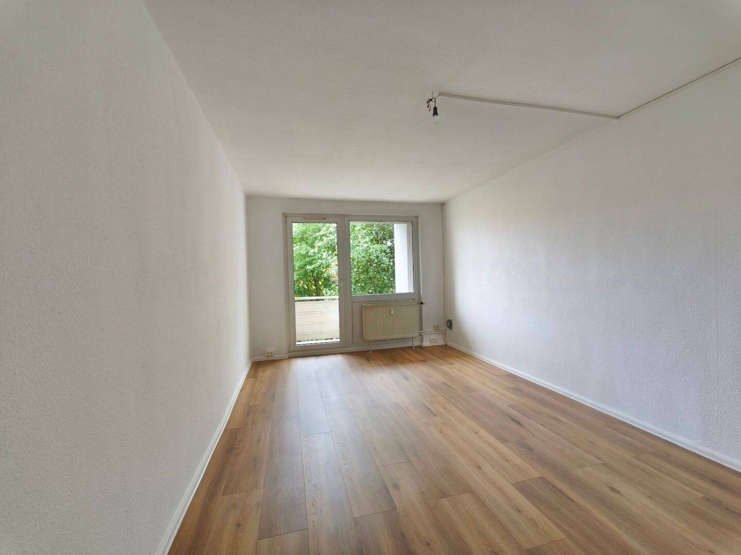 WIR RENOVIEREN FÜR SIE, 4442 Zwenkau