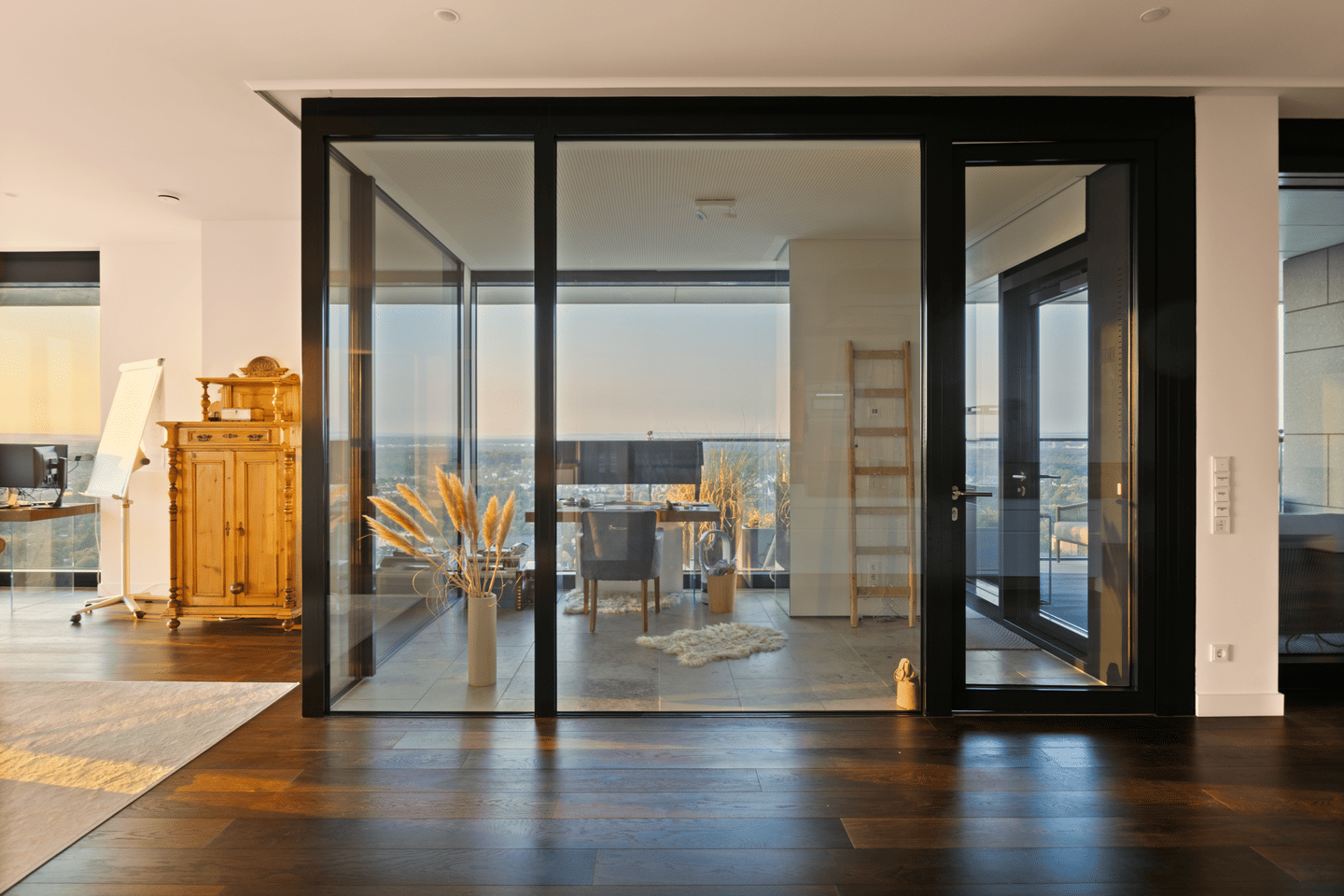 Außergewöhnlich großzügiges Penthouse in Henninger Turm – 3 Zimmer 100 Meter über Frankfurt, 60599 Frankfurt am Main (Oberrad Sachsenhausen)