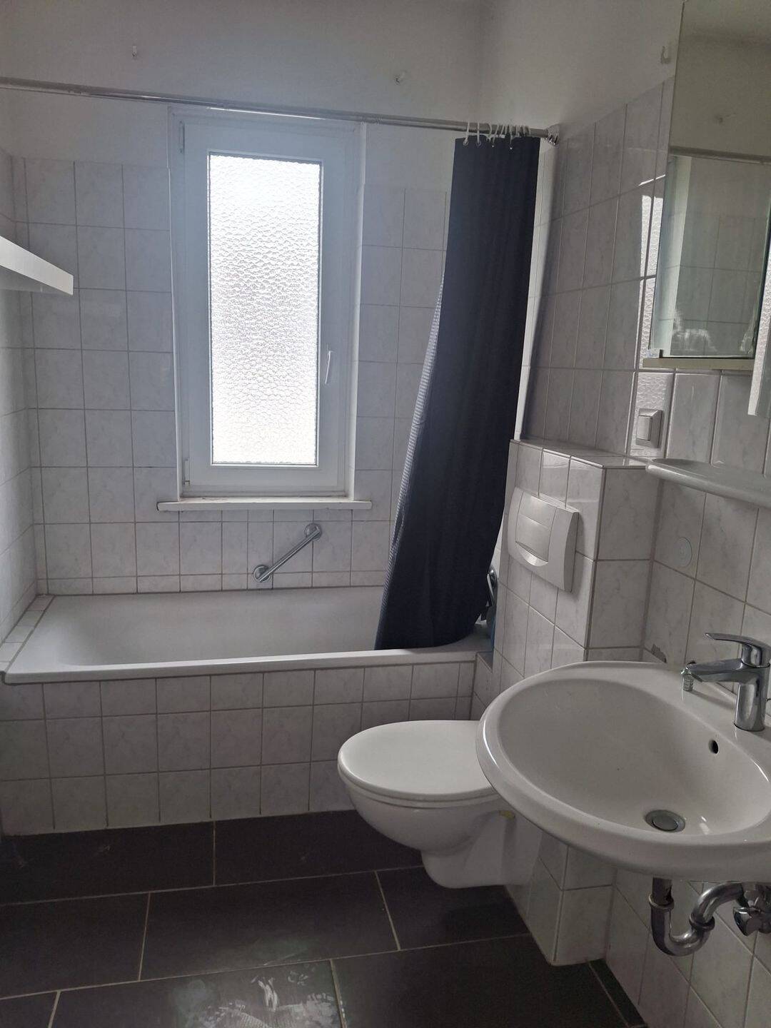 Schöne kleine 3 ZKB in Geestemünde mit Balkon zu vermieten, 27570 Bremerhaven (Geestemünde)