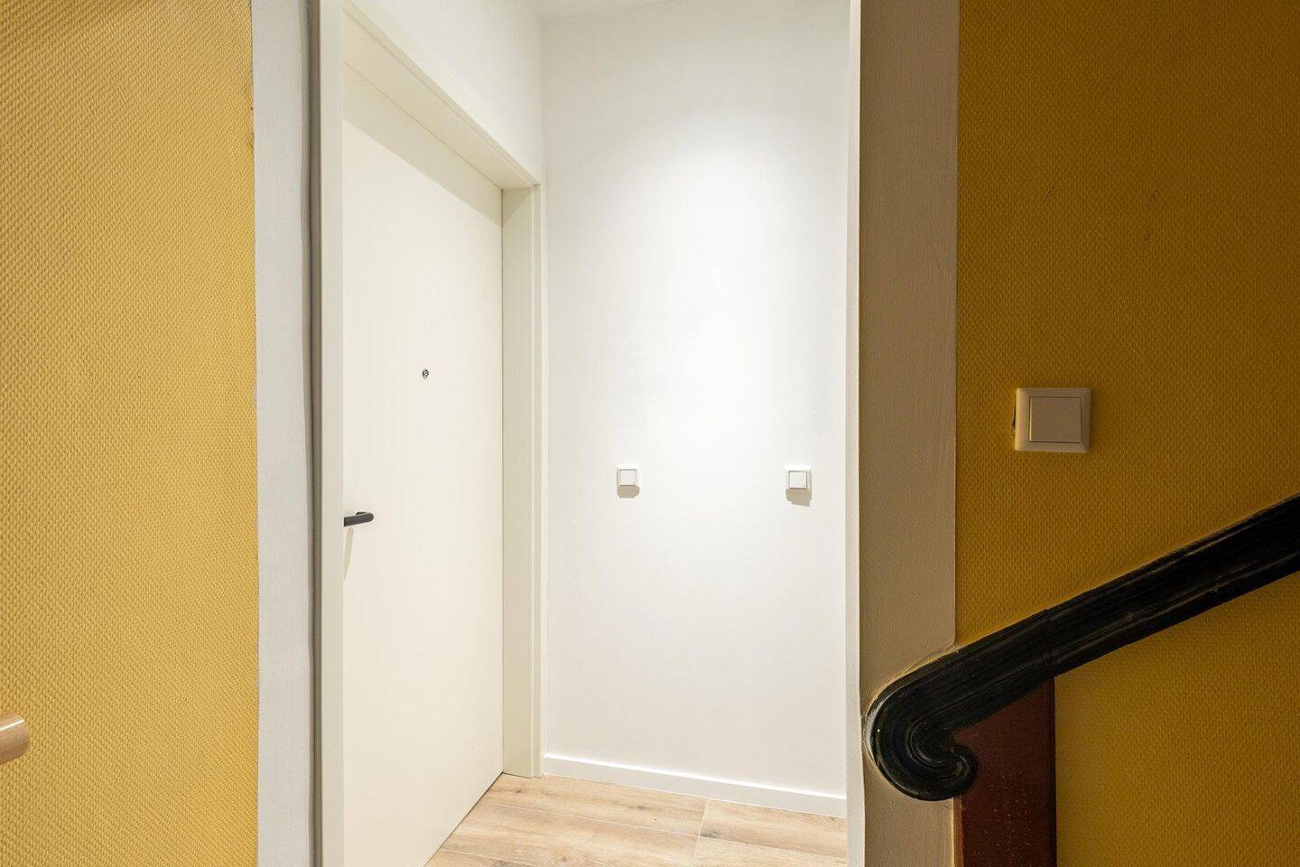 Großzügige modernisierte 4-Zimmer-Altbauwohnung mit Dachterrasse in zentraler Fürther Lage, 90762 Fürth (Innenstadt)