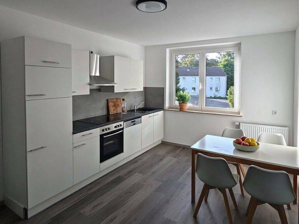 Frisch saniert & komplett möbliert: WG-Zimmer (ca. 16 m²) in 2er-WG, Mülheim-Speldorf, 45478 Mülheim an der Ruhr (Broich Speldorf)
