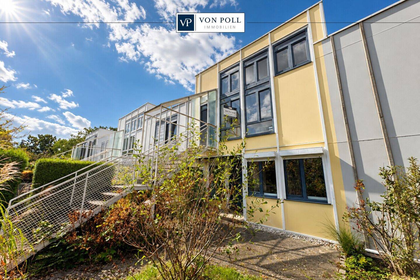 Wohnen mit Charakter – Zweifamilien-Reihenhaus mit Split-Level-Architektur und Loft-Apartment, 53125 Bonn