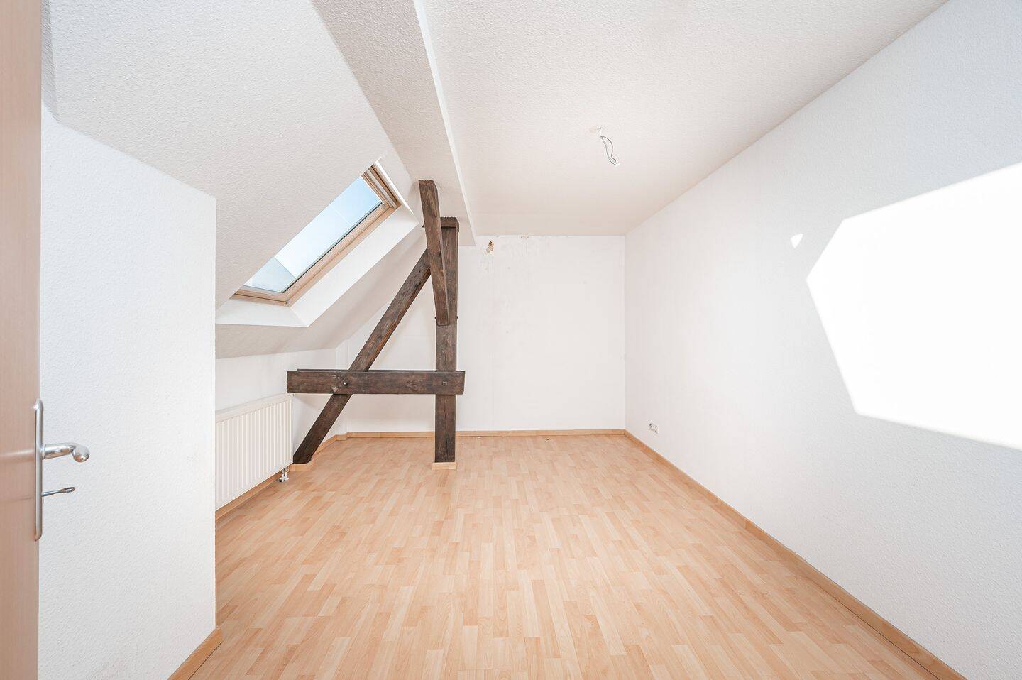 Rückzugsort mit Altbaucharme – 2 Zimmer im Dachgeschoss, 10435 Berlin (Mitte Prenzlauer Berg)