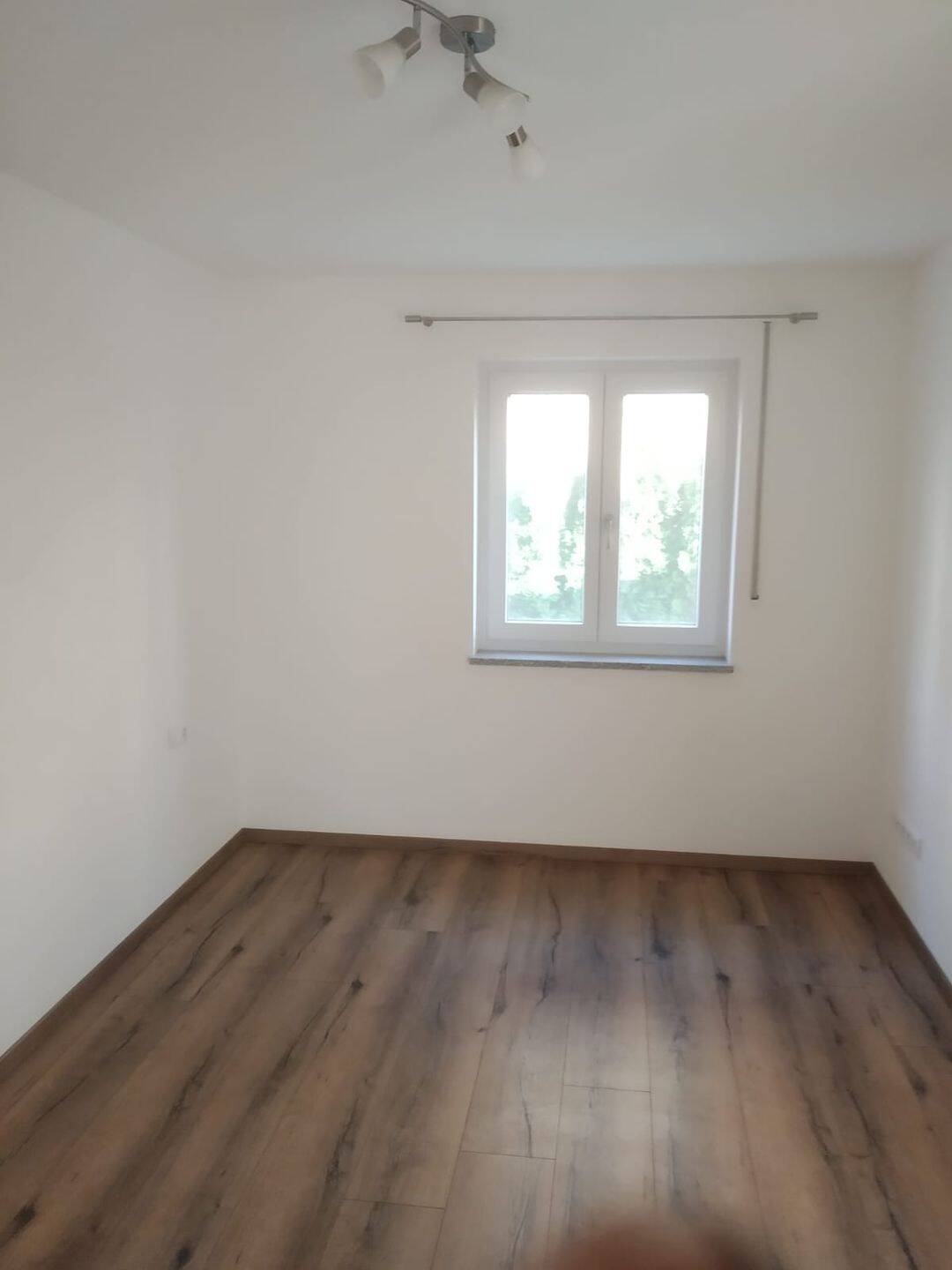 Gute gelegene, schöne 4-Zimmer-EG-Wohnung zu vermieten, 84089 Aiglsbach