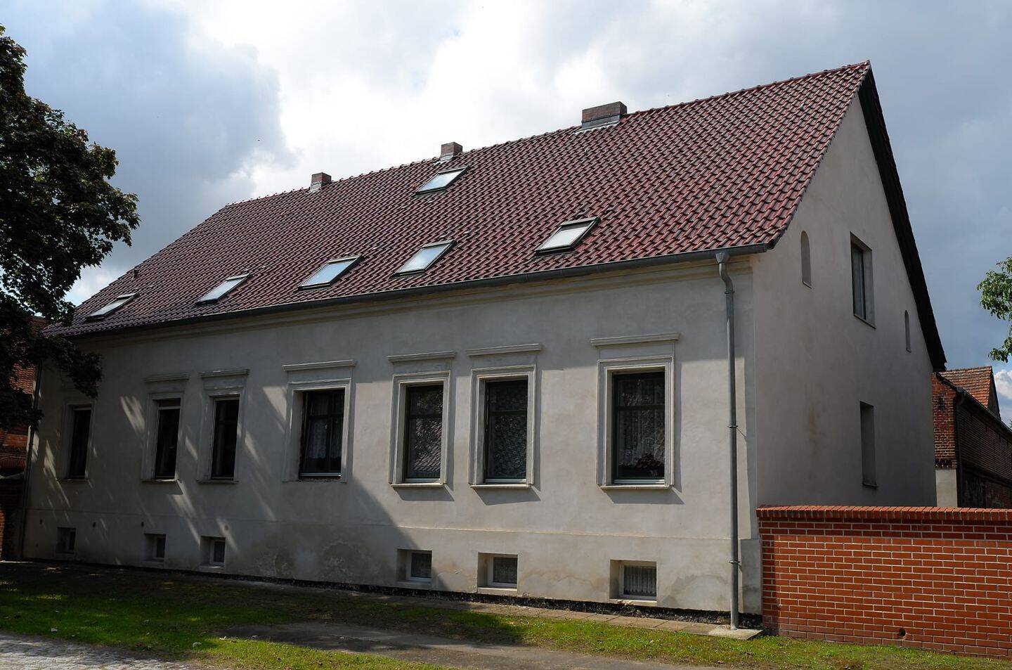 Geräumige Familienwohnung im historischem Bauernhaus in Wustermark mit Garten und Innenhof, 14641 Wustermark