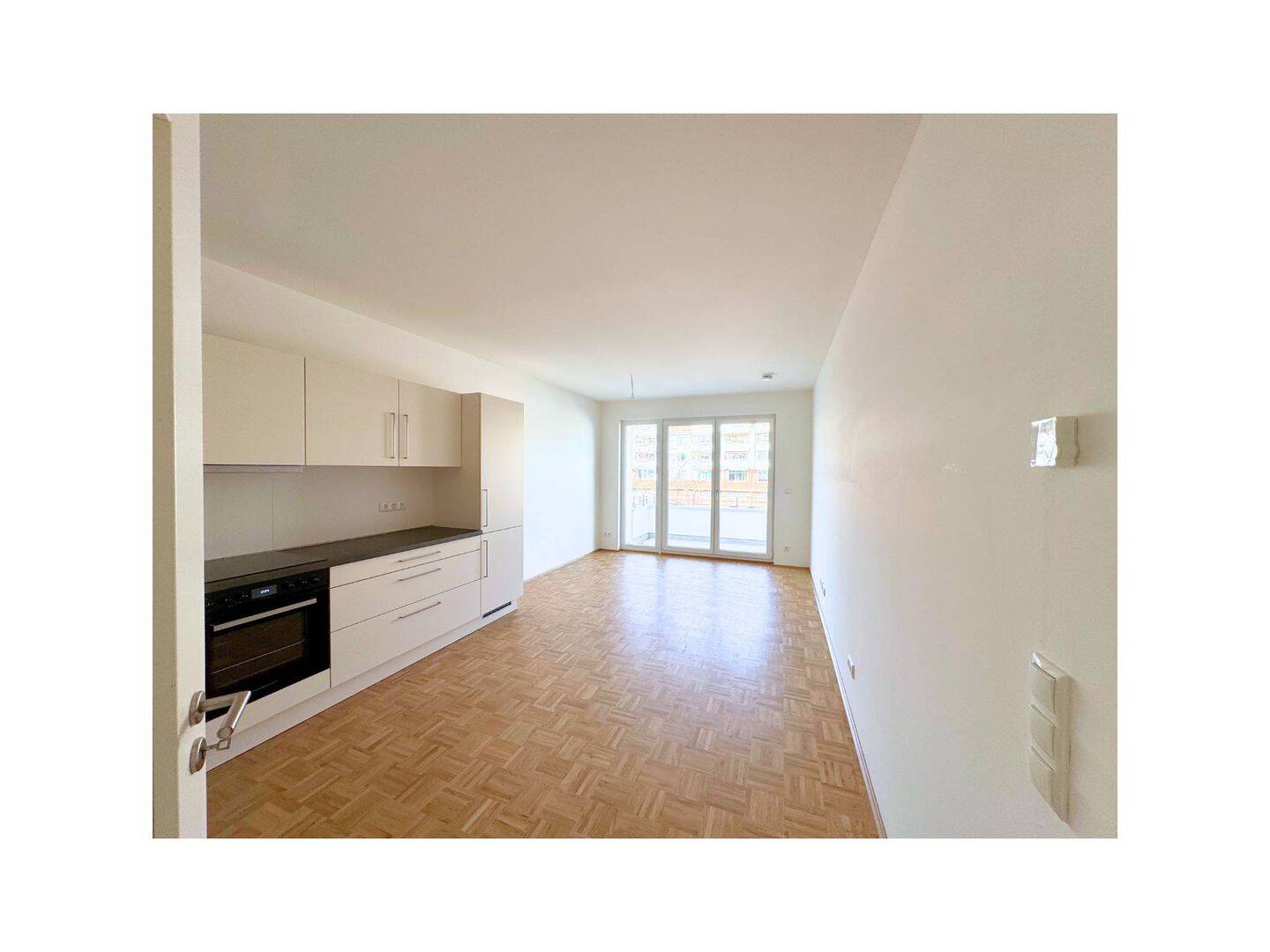 *Stilvolles Wohnen*: Lichtdurchflutete 2-Zi.-Wohnung mit Balkon im Projekt „Teltrio“, 14513 Teltow
