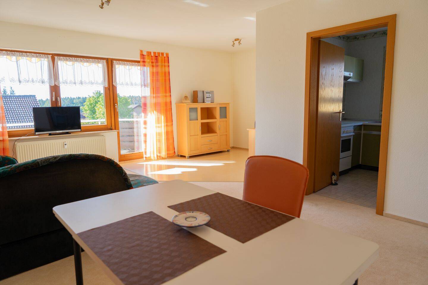 Raus aus der Miete und ab ins Eigenheim! 2,5 Zi.-ETW im 1. OG mit Balkon in Südausrichtung, 73494 Rosenberg