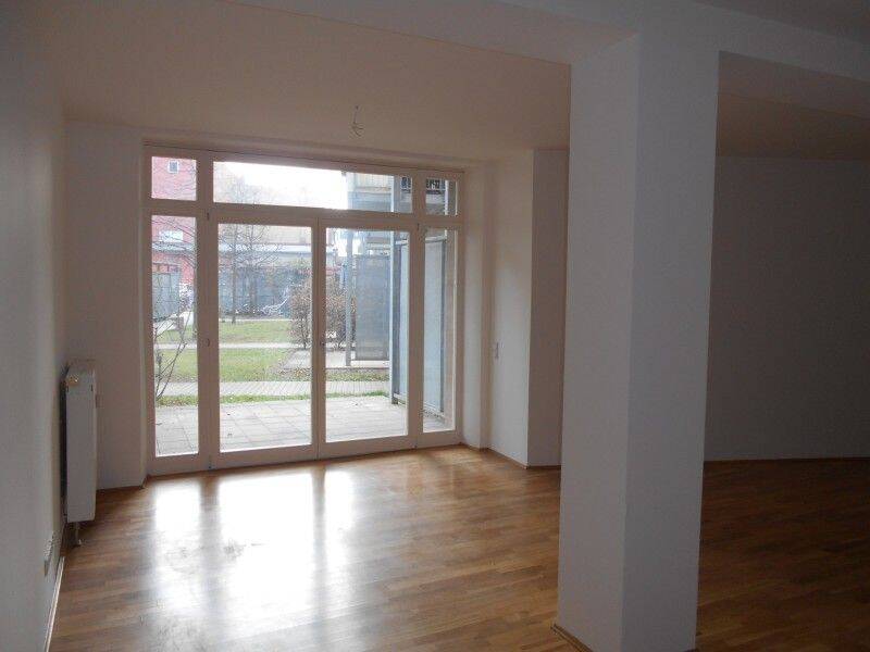 DREIZIMMER EG-WOHNUNG – TERRASSE – SOMMERSTRASSE – FÜRTH – PARKETT – TAGESLICHTBAD ***, 90762 Fürth (Innenstadt)