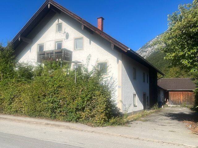 Renovierungsbedürftiges Bauernhaus mit 3 Wohnungen und Nebengebäude! Auch für Hausneubau geeignet!, 83435 Bad Reichenhall