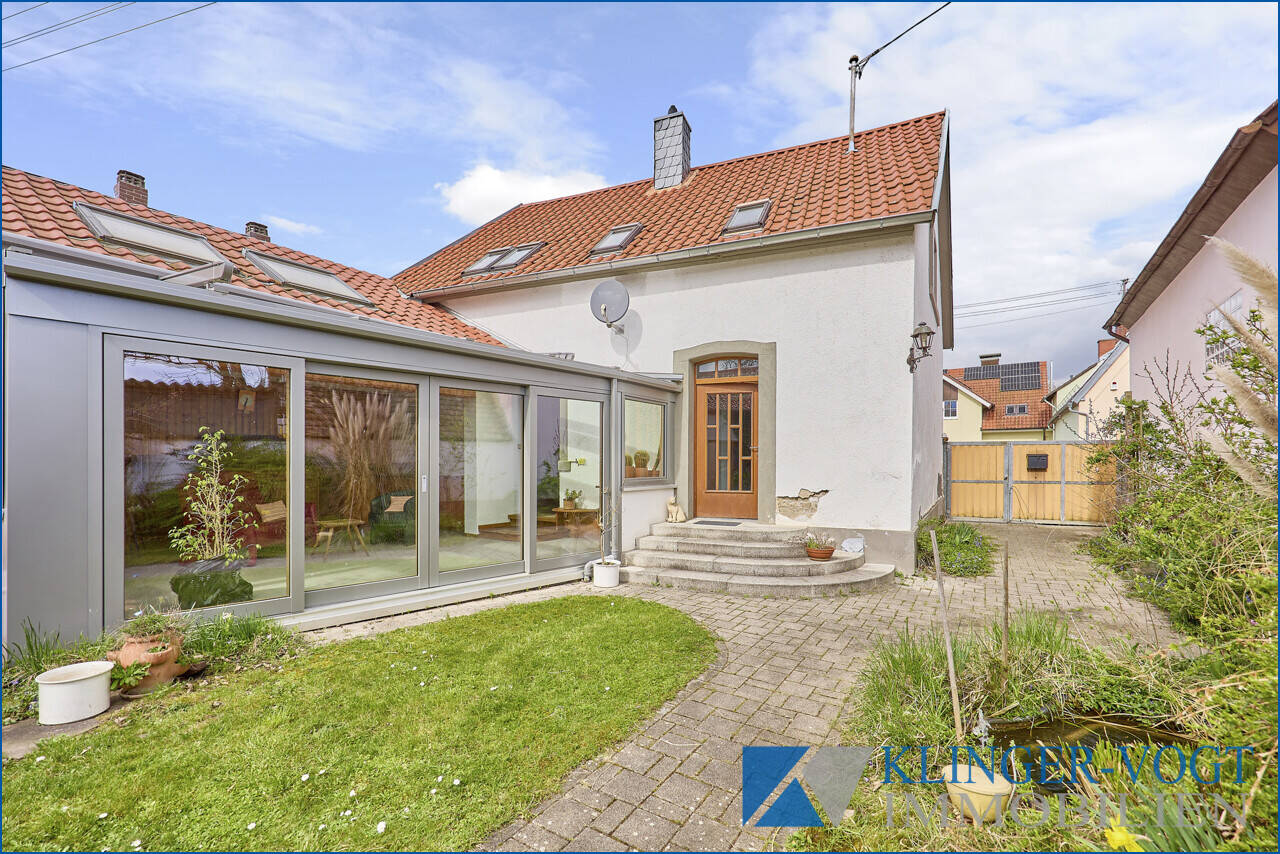 ** Dornröschen (leicht lädiert) ** sucht Prinzenfamilie! EFH in Haus/Hof-Bauweise, 67065 Ludwigshafen am Rhein (Gartenstadt Maudach Mundenheim Rheingönheim West)