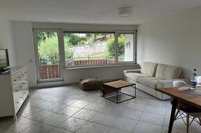 Lichtdurchflutete 3,5 -Zimmer-Wohnung mit Südwestbalkon, Fußbodenheizung und zwei Tiefgaragenstellplätzen., 73630 Remshalden