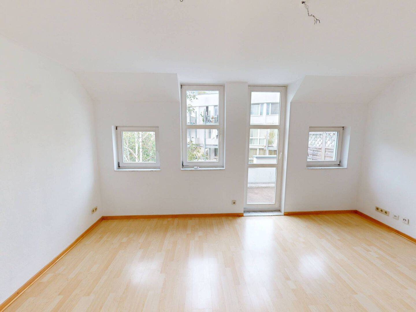 Tolle 2-Zi.-Maisonettewohnung mit BALKON und Wannenbad, 53177 Bonn
