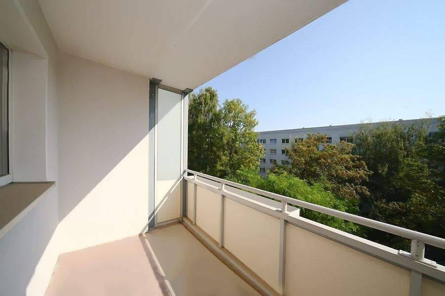 Schöne 3-Raumwohnung mit Aufzug und Balkon in ruhiger Wohnlage, 6295 Eisleben