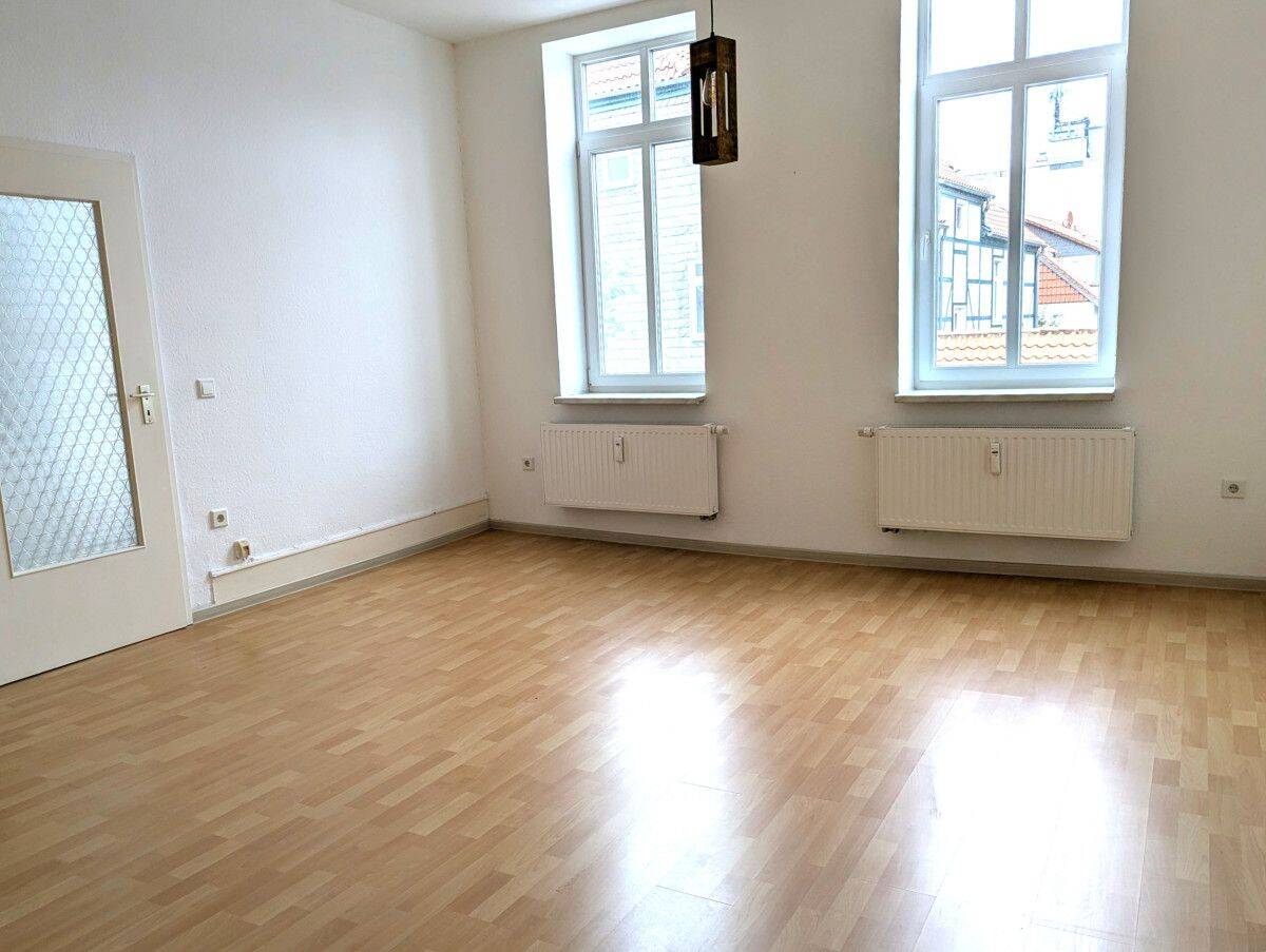 Lichtdurchflutete 3-Zimmer-Etagenwohnung mit ca. 76 m² in Vorsfelde, 38448 Wolfsburg
