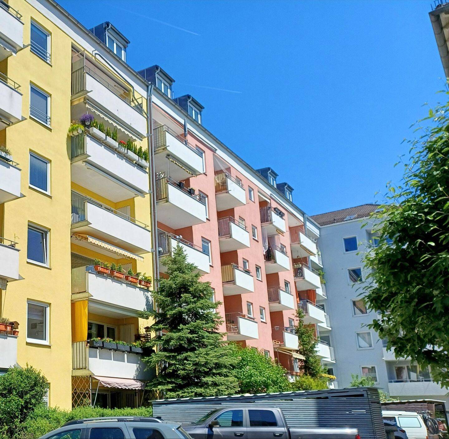 Sehr gepflegte 3-Zimmer Wohnung mit Südbalkon in ruhiger Seitenstraße, 81373 München (Sendling Sendling-Westpark)