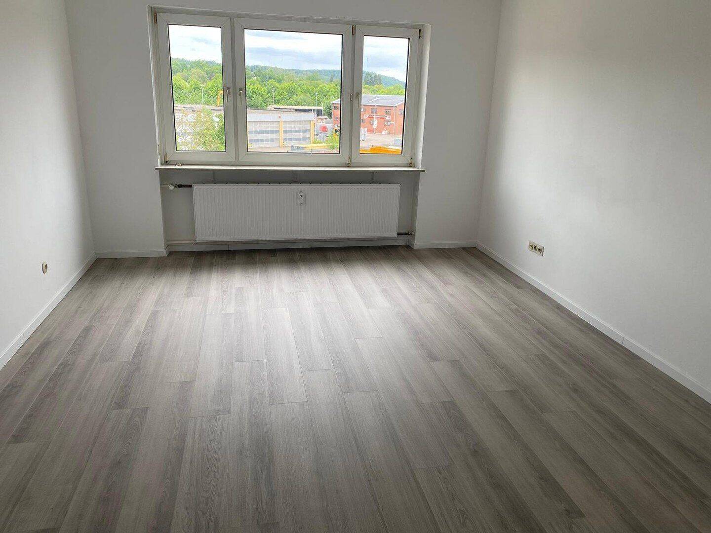 Renovierte helle 3 Zimmerwohnung mit Balkon, 66482 Zweibrücken