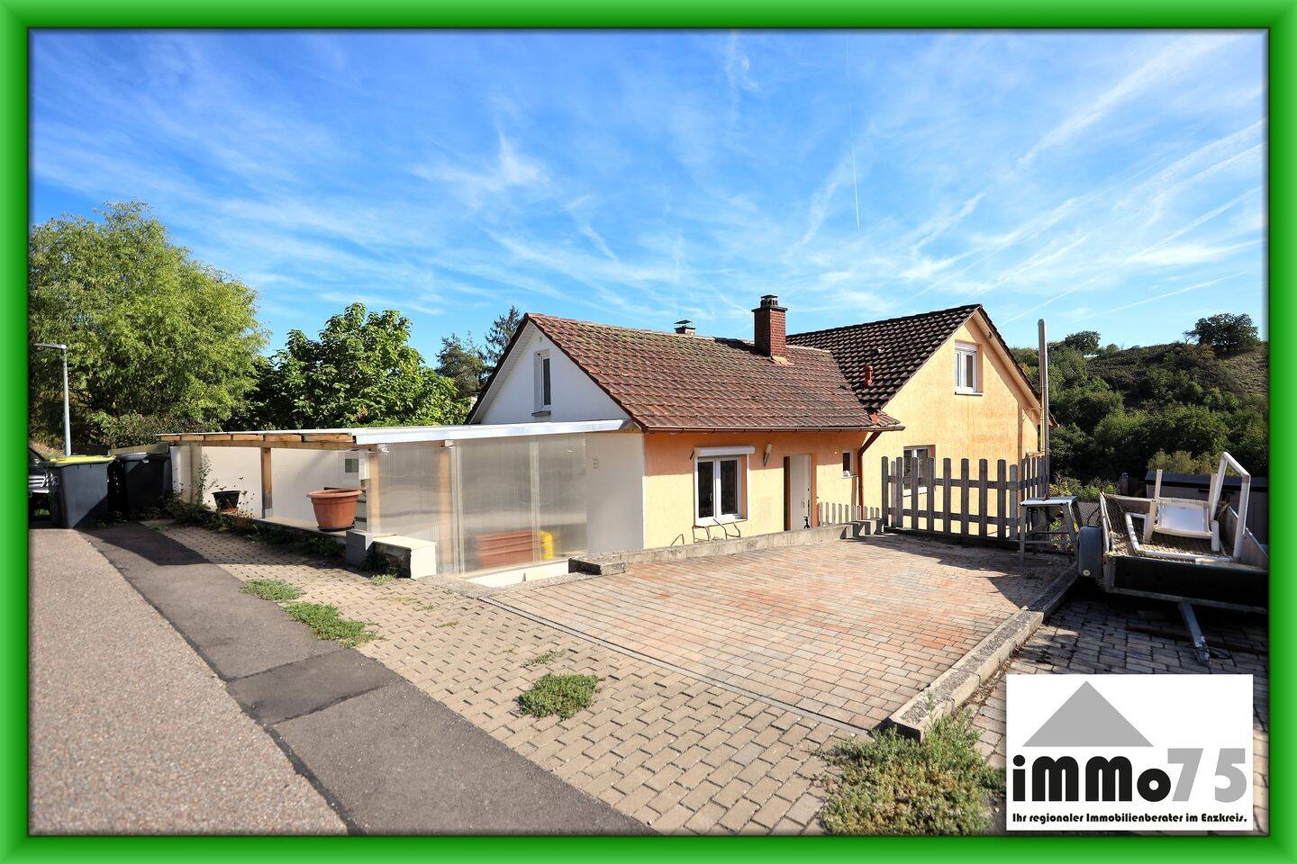 Wohnen, wo der Wein wächst: Haus mit überdachter Terrasse direkt an den Weinbergen, 75438 Knittlingen