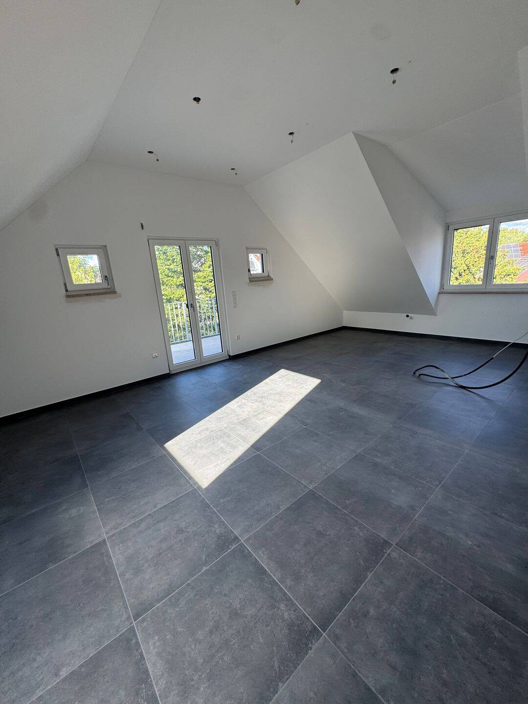 Helle 2- Zimmer Neubau-Erstbezug Dachgeschoss mit Balkon in Top-Lage Nürnberg-Thon, 90425 Nürnberg