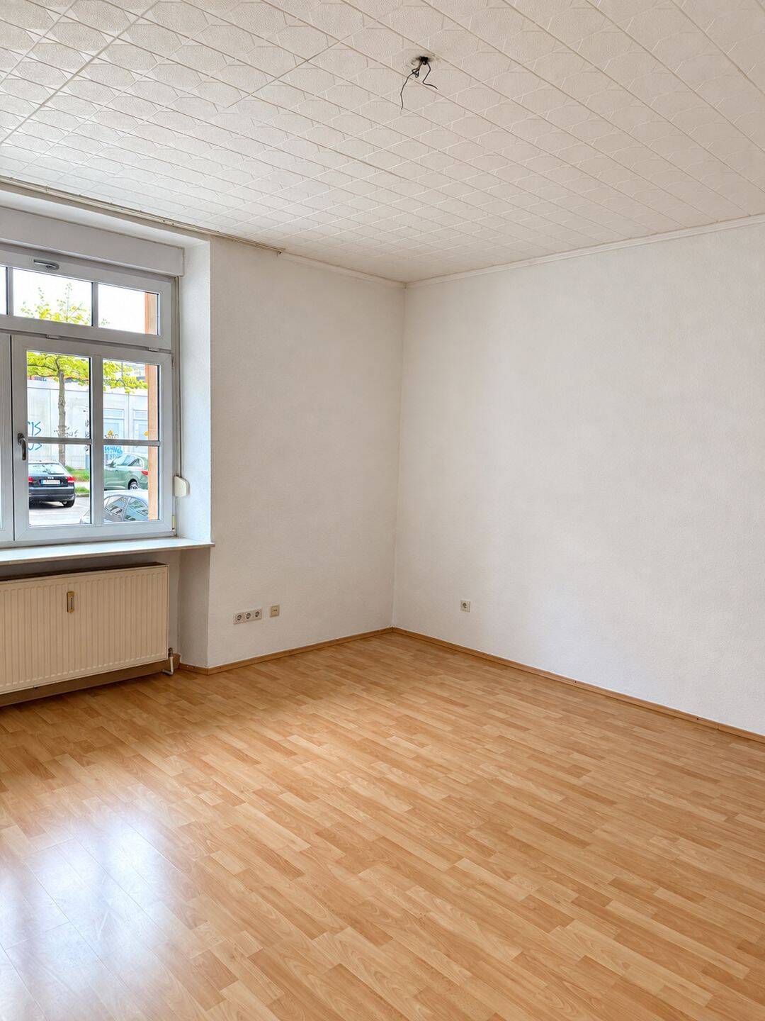 Schöne, renovierte 4-Zimmer-Altbau-EG-Wohnung mit Balkon!, 90459 Nürnberg